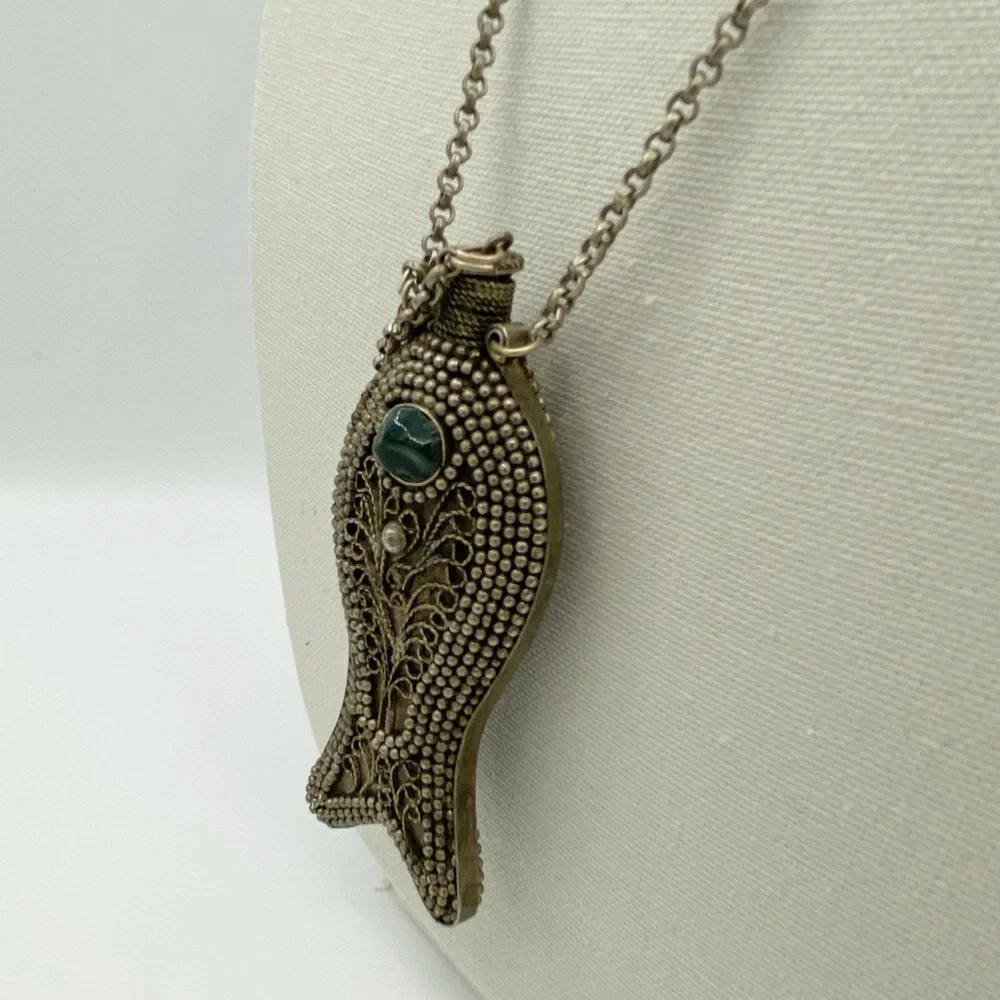 Vintage Metal Tibetan Filigree Perfume/Snuff Bottle Vial Fish Pendant Necklace - Picture 13 of 15